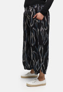 'Maris' pants – flowing, modern & expressive